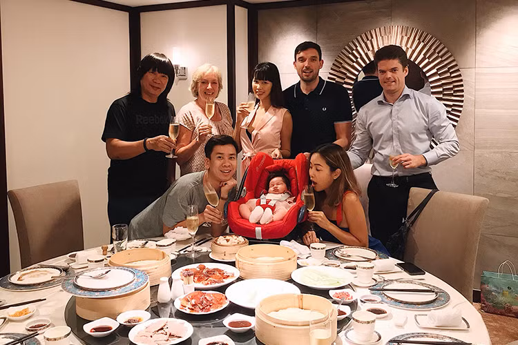 Khi biết Hà Anh mang bầu, mẹ chồng của người đẹp rất vui mừng, luôn dặn dò chồng của Hà Anh phải chăm sóc vợ. Bà cũng nói sang Việt Nam để trông cháu nội.