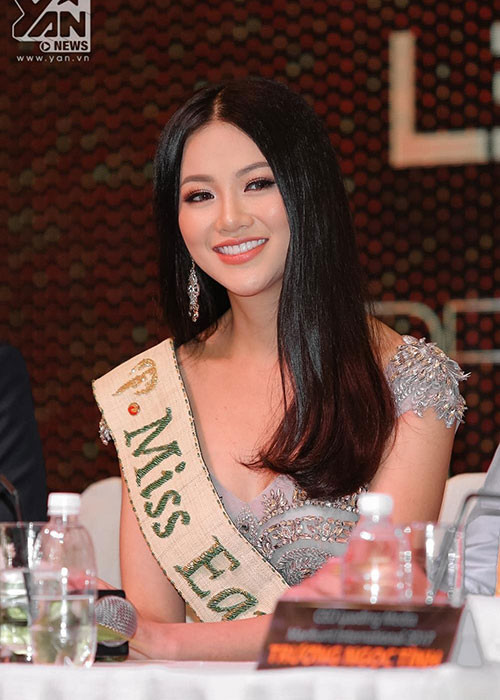 Khá thân với Hoa hậu Trái đất Phương Khánh, bác sĩ Chiêm Quốc Thái tố bầu Kiệt đòi người đẹp trả ơn 1 tỷ. Phía bầu Kiệt lập tức phủ nhận đòi trả ơn. Ảnh: Yan