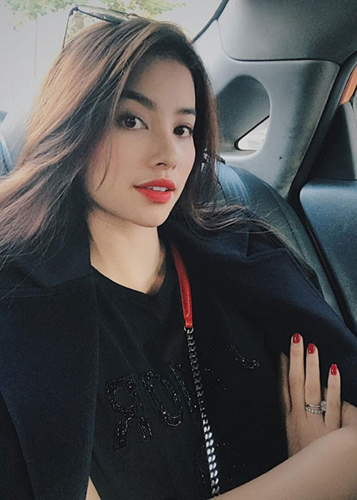 Giữa ồn ào, Hoa hậu Hoàn vũ Việt Nam 2015 chỉ chia sẻ dòng tâm sự đầy ẩn ý: "Làm người, tôi chọn người tử tế".