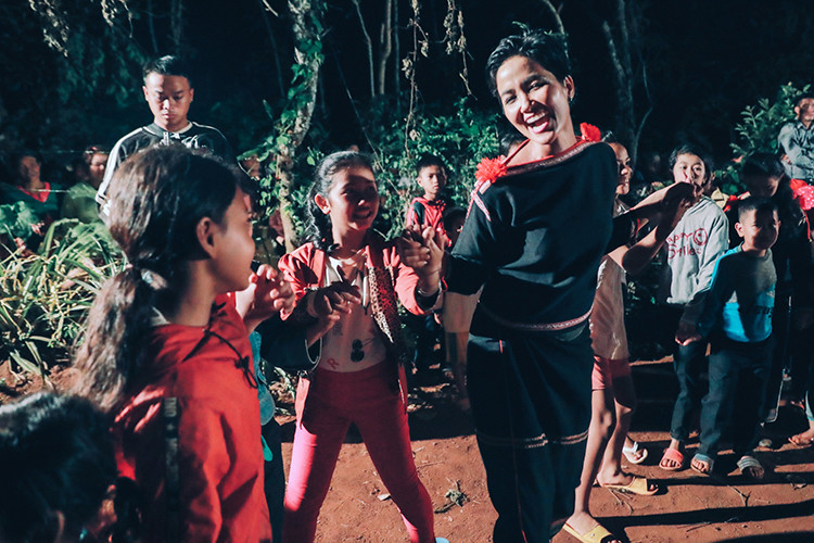 Sau khi đoạt vương miện Hoa hậu Hoàn vũ Việt Nam 2017, H’hen Niê lọt top 5 Hoa hậu Hoàn vũ Thế giới 2018. Ảnh: BTC