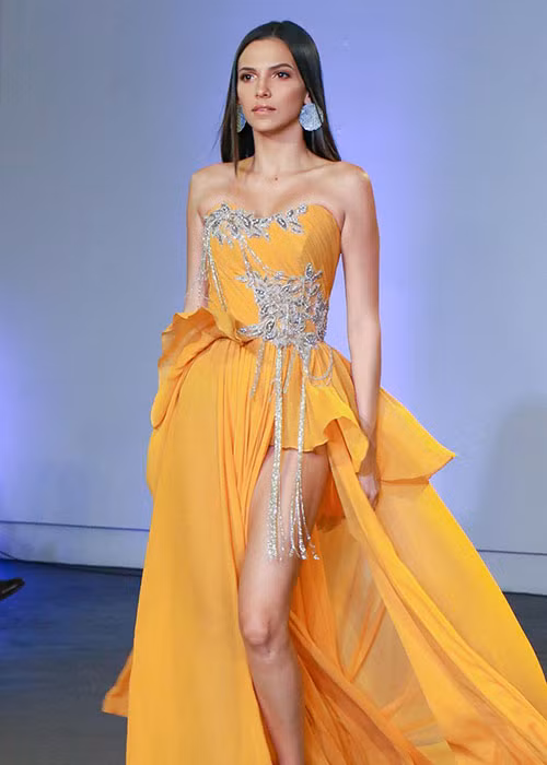 Đại diện Puerto Rico cao 1m78, có số đo 3 vòng 90-60-90 cm.