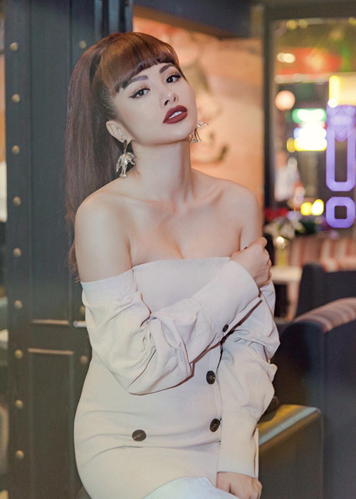 "Tôi không thể đi giải thích về bản thân với tất cả nhưng gợi cảm không có nghĩa là dễ dãi", Trương Nhi chia sẻ trên Dân Việt.