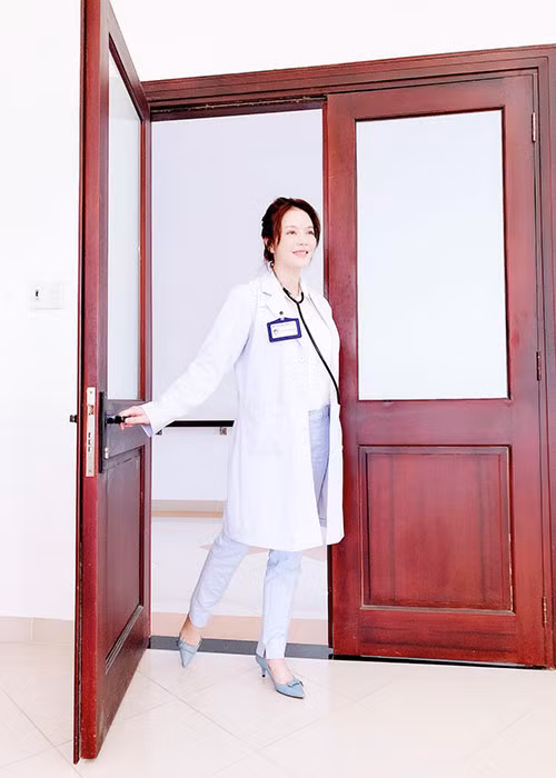 Sau hơn 5 năm không đóng phim, Lý Nhã Kỳ bất ngờ tái xuất với bộ phim "Thiên đường". Đây là dự án phim Việt - Hàn.