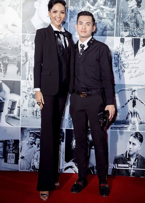 H'hen Niê đến nay luôn biết ơn những người đã giúp đỡ mình. Ảnh: Saostar