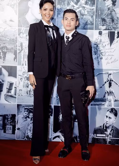 H'hen Niê đến nay luôn biết ơn những người đã giúp đỡ mình. Ảnh: Saostar