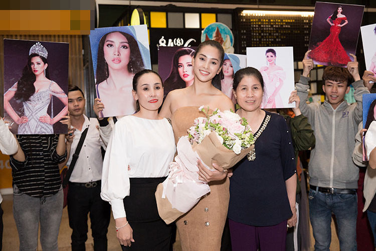 Trong chung kết, Tiểu Vy có mặt trong top 30 chung cuộc nhờ lọt top 5 phần thi nhân ái.