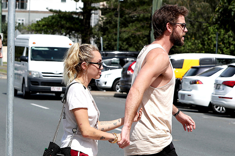 Chỉ đến khi trở lại vòng tay của tình cũ vào năm 2016, nữ ca sĩ mới quay về hình ảnh gái ngoan. Ảnh: People