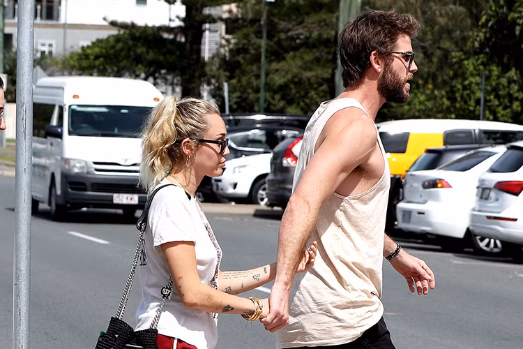 Chỉ đến khi trở lại vòng tay của tình cũ vào năm 2016, nữ ca sĩ mới quay về hình ảnh gái ngoan. Ảnh: People