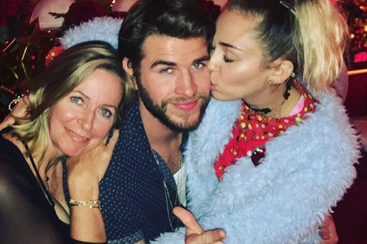 Cuối cùng, cuộc tình thanh xuân Miley dành cho Liam đã có cái kết tốt đẹp. Ảnh: FBNV