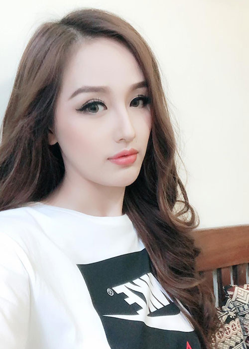 Những năm gần đây, để tập trung cho công việc kinh doanh, Mai Phương Thúy rút khỏi showbiz. Hiện, người đẹp vẫn chưa lên xe hoa. Ảnh: FBNV