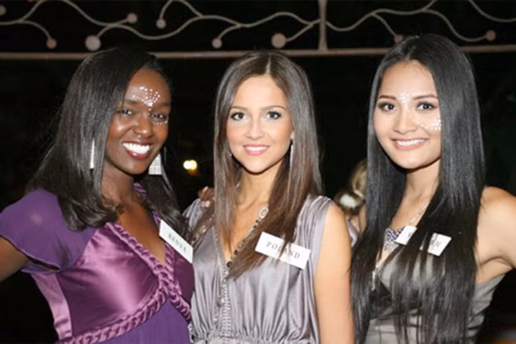 Hương Giang là đại diện Việt Nam ở mùa giải năm 2009. Người đẹp đạt thành tích top 16. Ảnh: Global Beauties