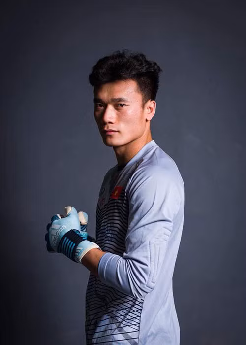 Bùi Tiến Dũng sinh năm 1997, kém Bảo Anh đến 5 tuổi.