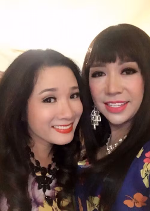 Hình ảnh Long Nhật giả gái xinh không kém Thanh Thanh Hiền. Ảnh: Dân Việt