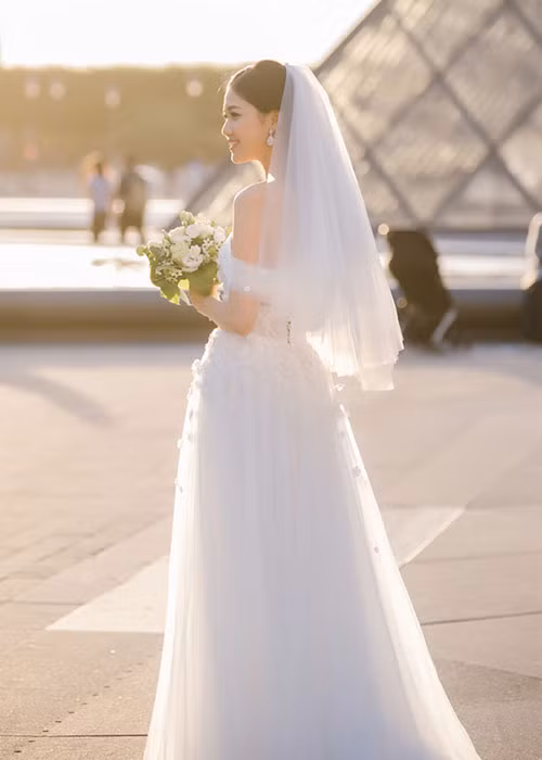 Lần hiếm hoi chia sẻ về ông xã, Thanh Tú tiết lộ doanh nhân Thành Phương là mối tình đầu của cô. Theo thông tin, trước khi yêu và cưới Thanh Tú, Thành Phương từng kết hôn và có hai con. Ảnh: Saostar