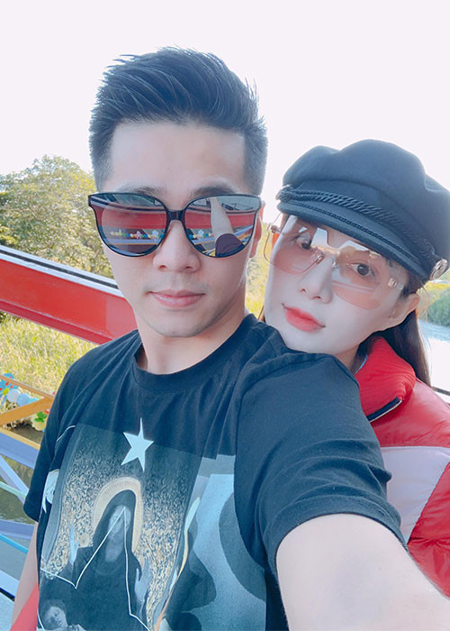 Là đàn em thân thiết của Ngọc Trinh, Lê Hà từng hẹn hò Mạc Hồng Quân. Trong khi tình cũ đã cưới vợ có con, Lê Hà cũng đã tìm được hạnh phúc của mình.