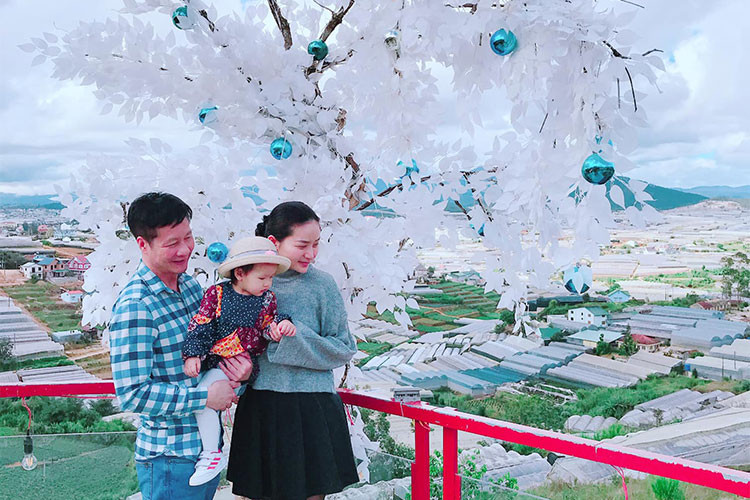 Phan Như Thảo lấy đại gia hơn cô 26 tuổi Đức An rồi sinh con gái cho ông xã.