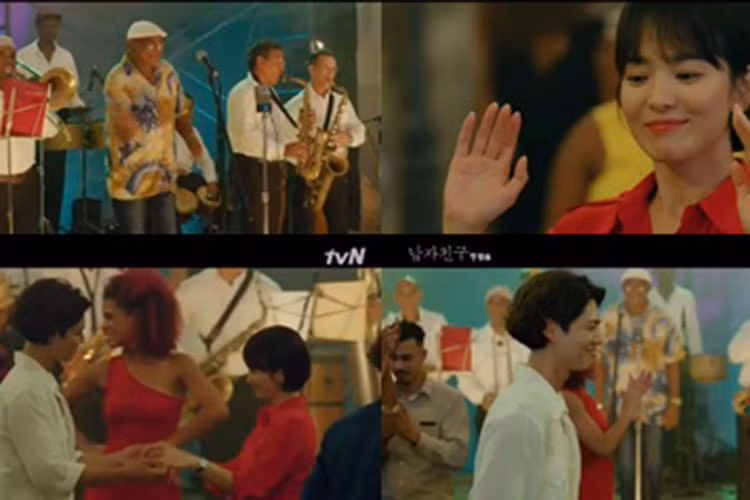 Ở 2 tập đầu của phim, nhân vật của Song Hye Kyo và Park Bo Gum đã có nhiều phân cảnh ngọt ngào. Ảnh: Sedaily