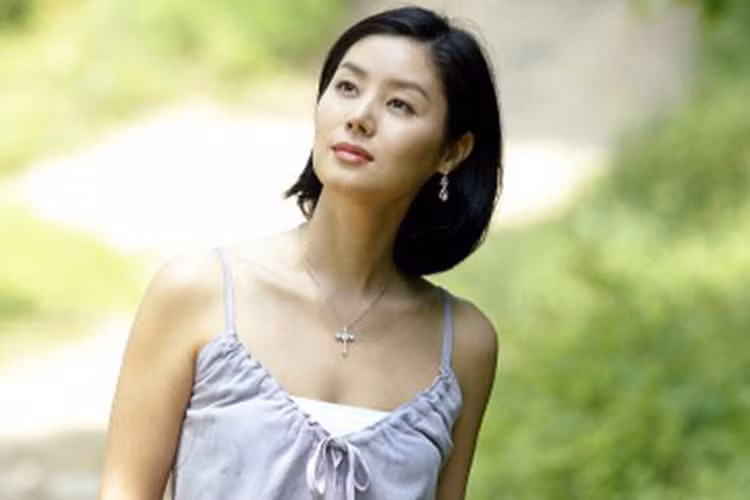 "Mẹ Kim Tan" được khen càng già càng trẻ. Ảnh: Naver.