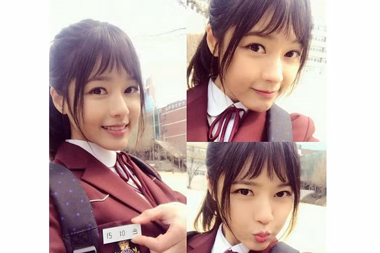 Đóng phim, U40 Oh Ji Eun vẫn tự tin khoác lên mình bộ đồng phục học sinh cấp 3. Ảnh: Instagram