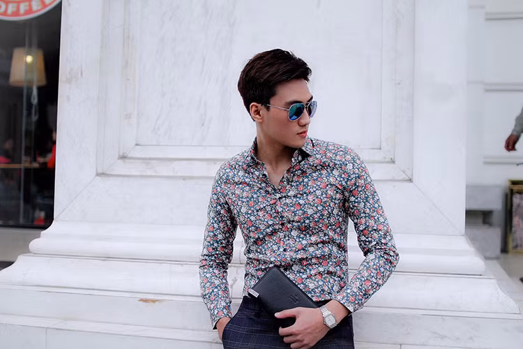 Sau khi đạt danh hiệu Top 10 Hot Face Việt Nam 2017, Mạc Trung Kiên trở thành đại diện Việt Nam tại cuộc thi Mister Global 2018.