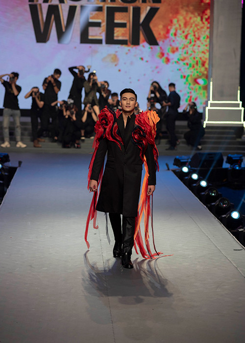 Không ít cư dân mạng cho rằng Trung Kiên lên ngôi vị quán quân The Face 2018 nhờ tên tuổi của Thanh Hằng.