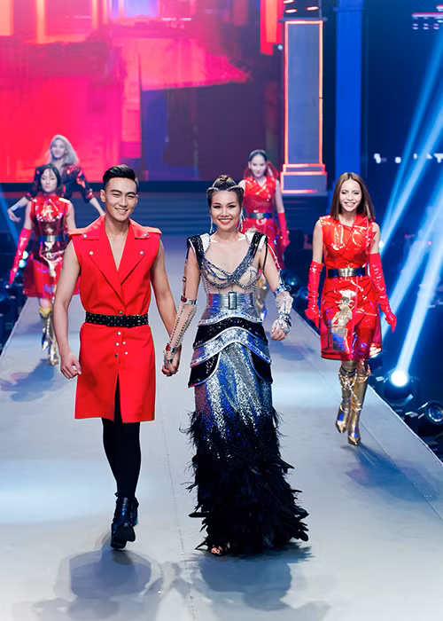 Học trò bị ném đá, Thanh Hằng lên tiếng khẳng định Trung Kiên cần thời gian để tạo nên sự khác biệt.