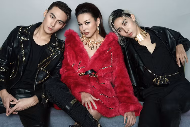 Trước học trò của Thanh Hằng - Mạc Trung Kiên, ngôi vị quán quân mùa giải 1 và 2 lần lượt thuộc về Phí Phương Anh và Tú Hảo.