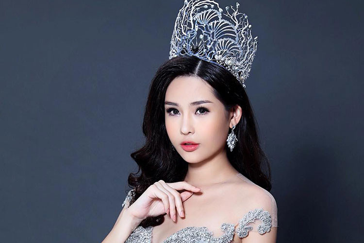 Khi bị so sánh với Nguyễn Thị Thành, Ngân Anh có phát ngôn gây chú ý: “Tôi đã tháo sụn mũi còn Nguyễn Thị Thành không tháo răng”. Sau này, Ngân Anh phải lên tiếng xin lỗi Nguyễn Thị Thành vì phát ngôn đụng chạm đàn chị.