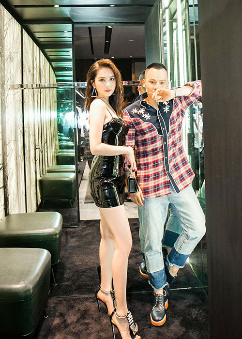 Khắc Tiệp còn dẫn chứng Ngọc Trinh thật nhất showbiz. “Không phải ai cũng thật như Trinh, tự nhận mình là người thứ ba, trong khi cả showbiz gần như đa phần đều là người thứ ba nhưng vẫn thanh minh bản thân sạch”, anh nói trên Ngôi sao. Ảnh: FBNV