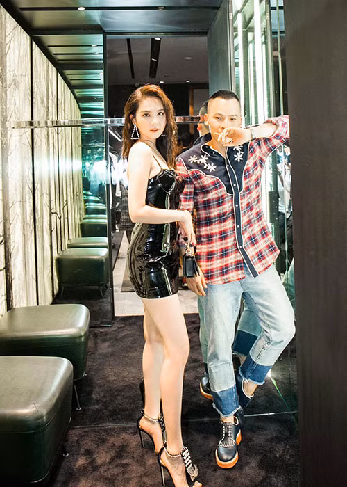 Khắc Tiệp còn dẫn chứng Ngọc Trinh thật nhất showbiz. “Không phải ai cũng thật như Trinh, tự nhận mình là người thứ ba, trong khi cả showbiz gần như đa phần đều là người thứ ba nhưng vẫn thanh minh bản thân sạch”, anh nói trên Ngôi sao. Ảnh: FBNV