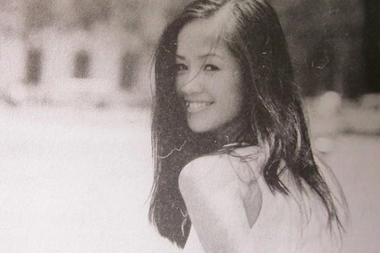 Hồng Nhung ở tuổi 33 vẫn trẻ trung, xinh đẹp. Ảnh: Vietnammoi