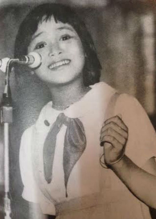 Hơn Hồng Nhung một tuổi, Thanh Lam năm 11 tuổi đáng yêu với đôi mắt to tròn. Ảnh: Khám phá