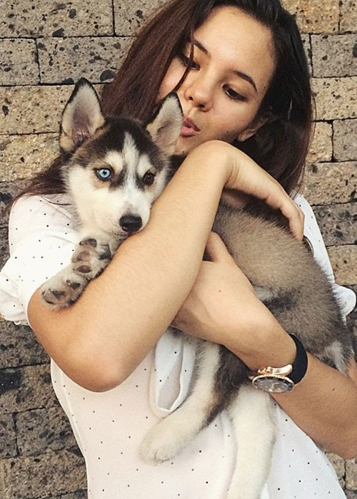 Nàng hoa hậu rất yêu quý động vật.