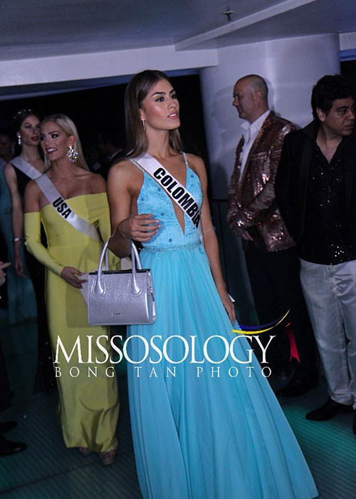 Tham gia Hoa hậu Hoàn vũ Thế giới 2018, chân dài 20 tuổi thường xuyên chọn váy áo gợi cảm.