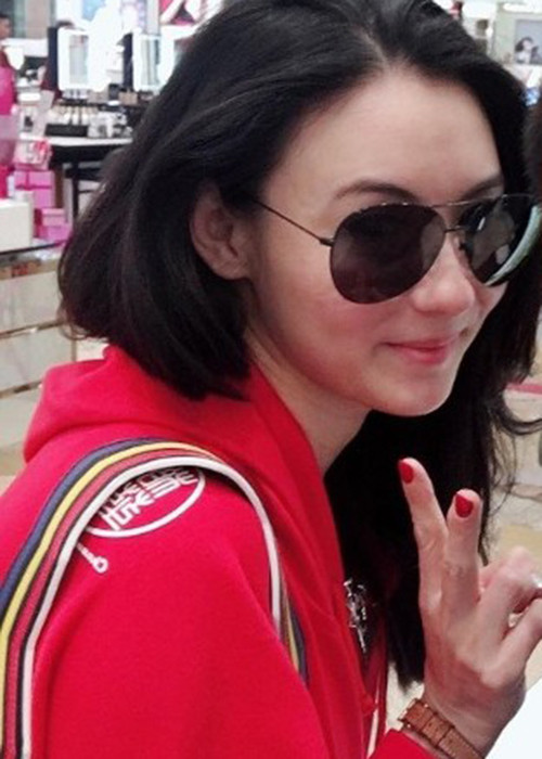 Từ khi ly hôn, Trương Bá Chi chưa công khai bất kì mối quan hệ tình cảm nào.