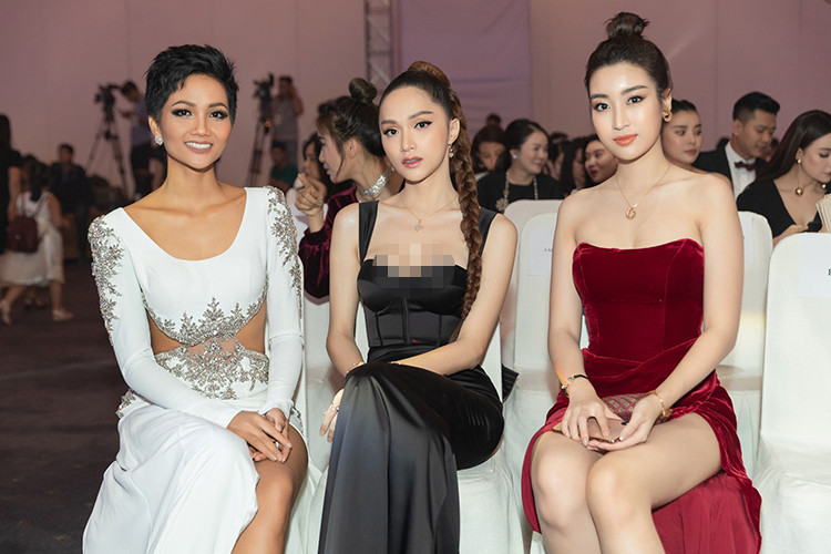 H'hen Niê đọ sắc cùng hai hoa hậu Hương Giang và Đỗ Mỹ Linh.