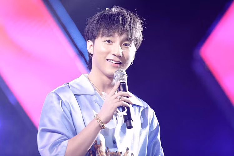 Nhiều người cho rằng cát sê của sao Việt như Sơn Tùng M-TP lên tới nửa tỷ đồng/show bởi anh sở hữu lượng fan hùng hậu và có nhiều bản hit. Tuy nhiên, có ý kiến đặt nghi vấn nam ca sĩ đưa ra mức thù lao trên trời để khéo từ chối hát tại quán bar.