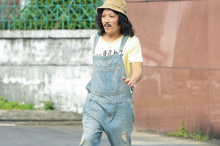 Ngoài Thái Hòa, Trường Giang cũng hiện là một trong những diễn viên có cát sê cao nhất trong làng giải trí Việt. Một nguồn tin từng cho rằng nhà sản xuất bộ phim “Siêu sao siêu ngố” năm 2018 đã bỏ ra 1,5 tỷ đồng để có cái gật đầu của Trường Giang.