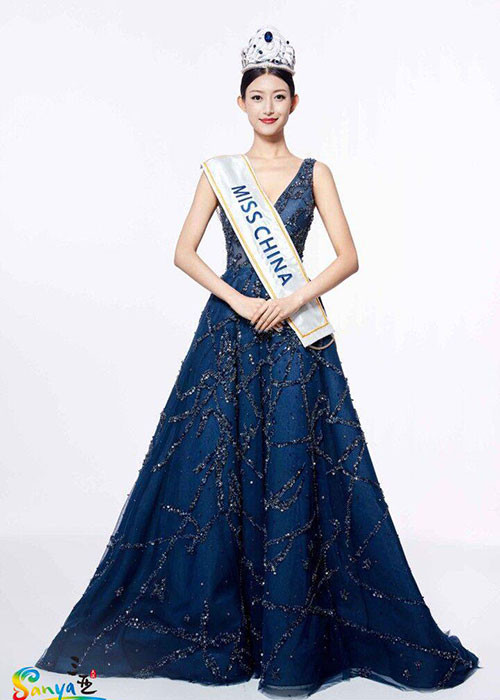 Pei Rui Mao sở hữu vóc dáng thanh mảnh. Trước thềm chung kết, đại diện nước chủ nhà Trung Quốc liên tục gây ấn tượng với thành tích top 4 phần thi siêu mẫu, top 4 phần thi tài năng và top 25 phần thi nhân ái.