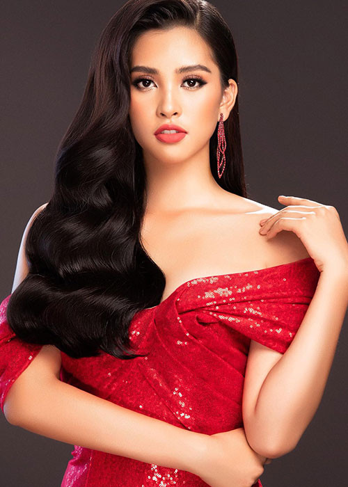 Đại diện Việt Nam - Hoa hậu Trần Tiểu Vy cũng được đánh giá cao. Theo chuyên trang sắc đẹp Missosology và Angelopedia, Tiểu Vy sẽ lọt top 10 chung cuộc. Được biết, thành tích cô đạt được trước thềm chung kết là top 5 phần thi nhân ái.