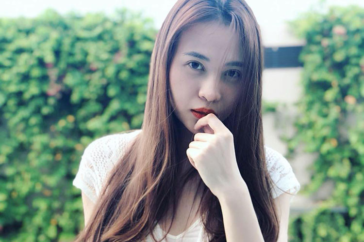 Trước khi yêu Cường Đô la, Đàm Thu Trang có đời tư khá sạch. Cô dường như không thích bon chen, tạo scandal. Có lẽ vì vậy, Đàm Thu Trang lại càng được lòng Cường Đô la.