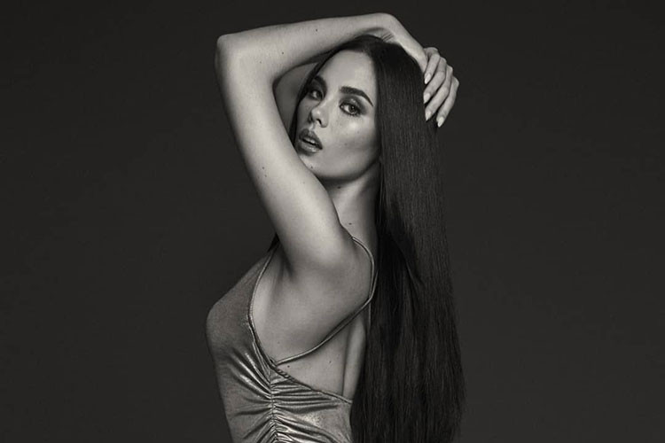 Catriona từng khóc khi dừng chân ở top 5 cuộc thi Hoa hậu Thế giới 2016.