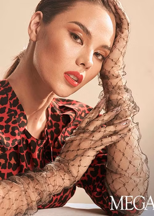 Để đoạt vương miện Hoa hậu Hoàn vũ Thế giới 2018, bông hồng lai đã nỗ lực thay đổi về ngoại hình cùng phong cách thời trang.