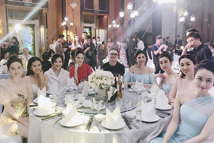 Các mỹ nhân Việt khoe sắc trong tiệc cưới. Ảnh: Khám phá