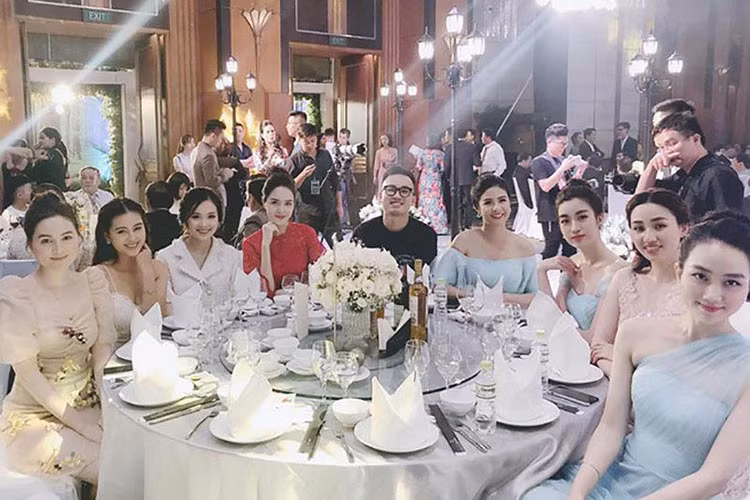 Các mỹ nhân Việt khoe sắc trong tiệc cưới. Ảnh: Khám phá