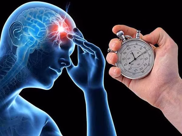 Thông qua trường hợp bệnh của ông Triệu, bác sĩ nhấn mạnh những thói quen dưới đây có thể tăng nguy cơ nhồi máu não.