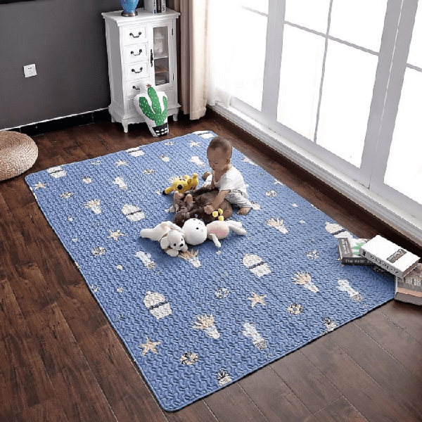 Chiếu bò, gối, nệm và các vật dụng khác trên giường cần được giặt kỹ bằng xà phòng, tiệt khuẩn và kiểm tra thường xuyên. Tránh trường hợp xuất hiện nấm mốc mà vẫn sử dụng.