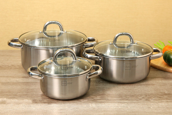 Nồi inox là sản phẩm thân thiện với sức khỏe. Khi sử dụng nồi inox, bạn cũng cần lưu ý không nên đựng thức ăn có hàm lượng axit, kiềm cao trong thời gian dài vì dễ làm hỏng nồi inox.