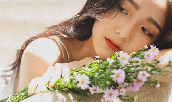 Bên cạnh đó, phụ nữ còn rất nhiều cách để giải tỏa khác như tán gẫu, mua sắm... Những cách đơn giản này giúp họ nhanh chóng cân bằng cuộc sống.