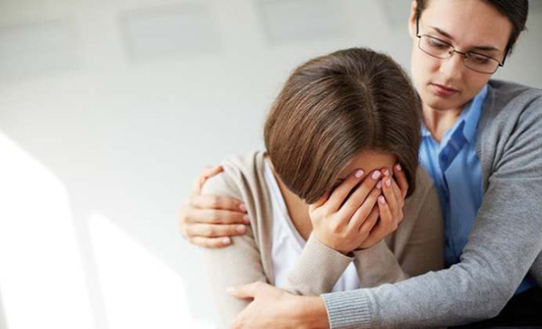 Khả năng kiểm soát cảm xúc không chỉ mang tới chỗ dựa tinh thần cho phụ nữ mà còn giúp nam giới xử lý sự cố tốt hơn. Đứng trước khó khăn, nam giới sẽ bình tĩnh để giải quyết sự việc, không để sự lo lắng, bất an làm ảnh hưởng.